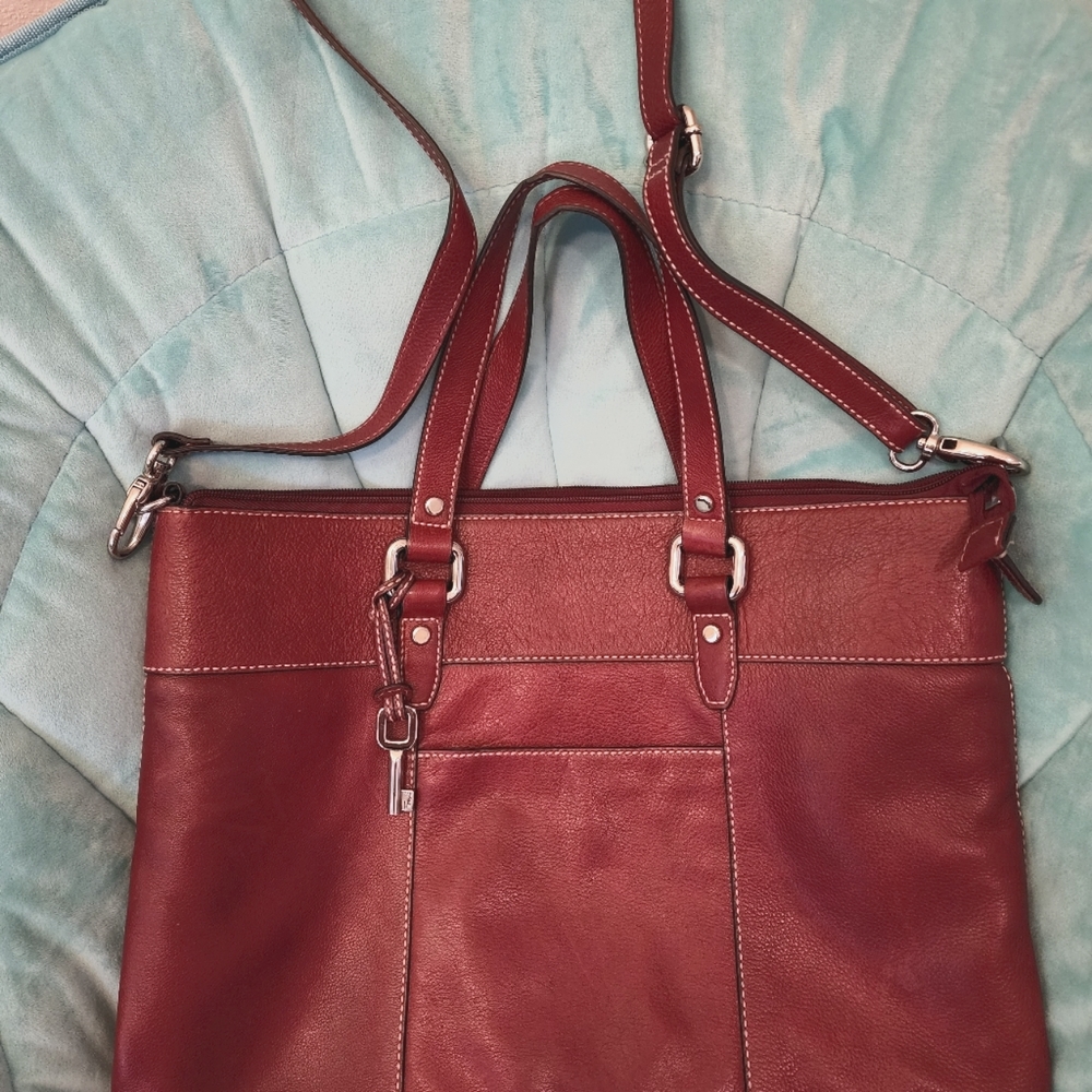 RED LEATHER FOSSIL BAG!!